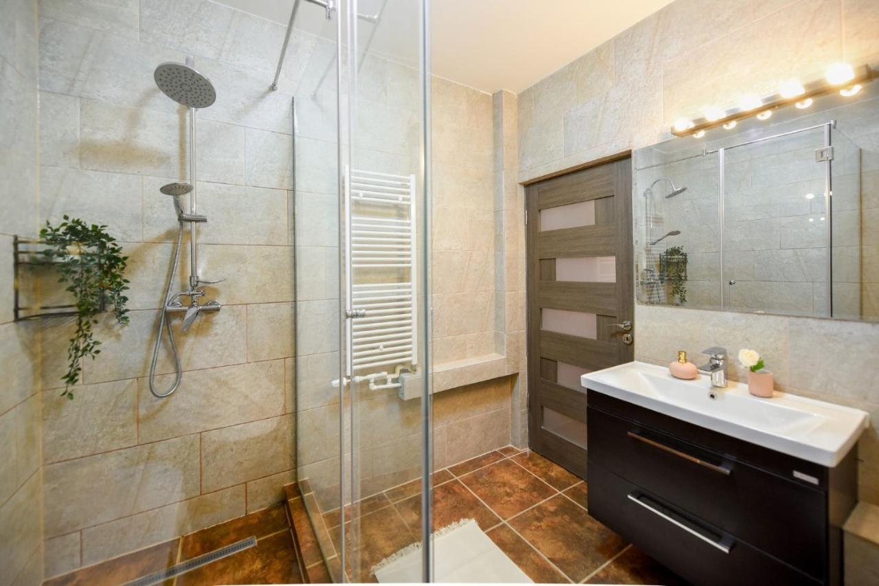 Le Petit & Cosy - Best Location Old Town & Quiet Bucharest Luaran gambar